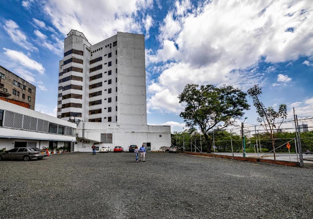 Club De Bienestar Ilar Bulevar Del Rio Cali Esterno foto